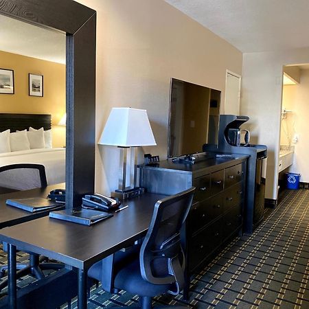 Stanford Inn & Suites Anaheim Exterior foto