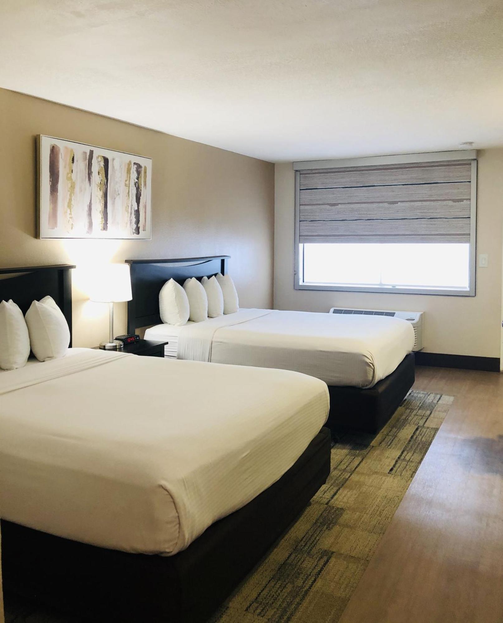 Stanford Inn & Suites Anaheim Exterior foto